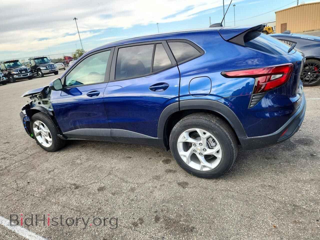 2024 CHEVROLET TRAX - VIN: KL77LFE20RC220783 - Photo 2