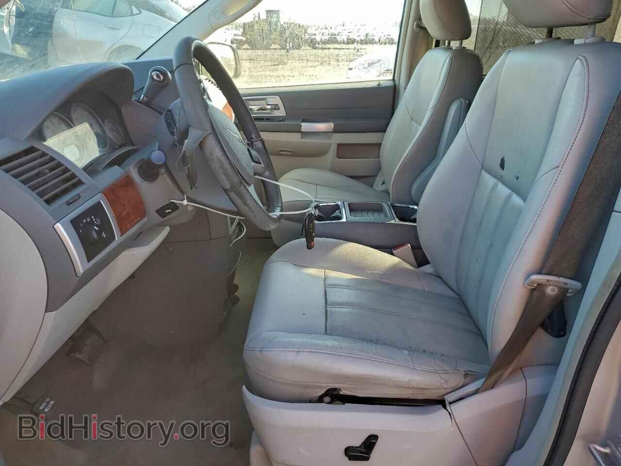 2008 CHRYSLER MINIVAN - VIN: 2A8HR54P28R731195 - Фото 7