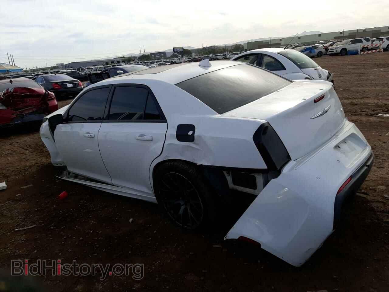 2016 CHRYSLER 300 - VIN: 2C3CCABT5GH147832 - Фото 2