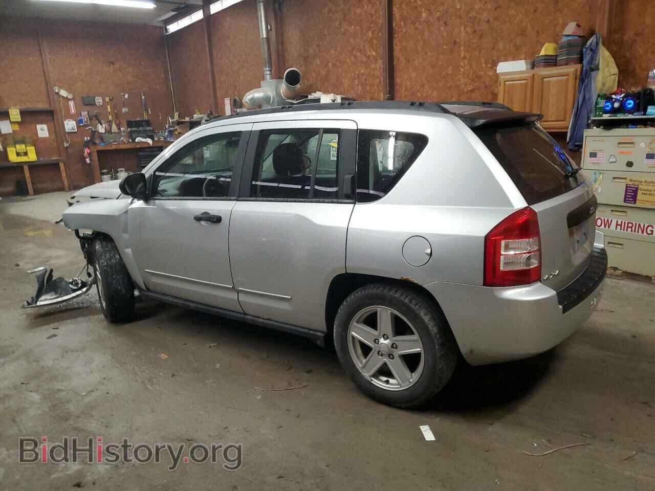 2010 JEEP COMPASS - VIN: 1J4NF4FB2AD524467 - Photo 2