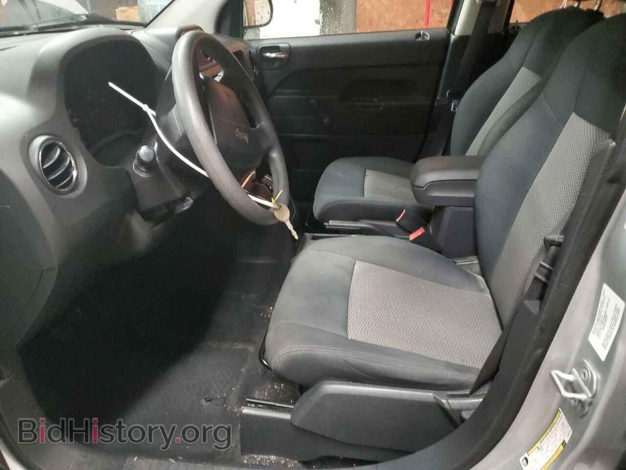 2010 JEEP COMPASS - VIN: 1J4NF4FB2AD524467 - Photo 7