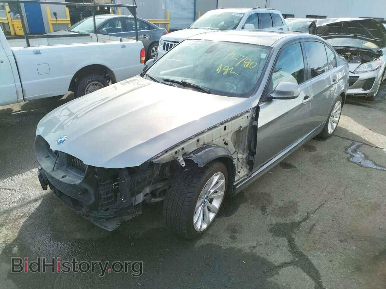 Фотография WBAPH5G51BNM82177 - BMW 3 SERIES 2011