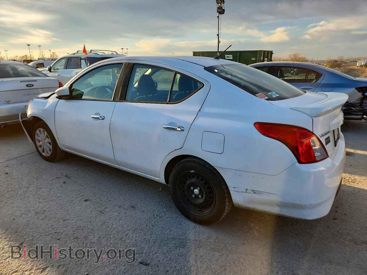 2018 NISSAN VERSA - VIN: 3N1CN7AP6JL806435 - Фото 2