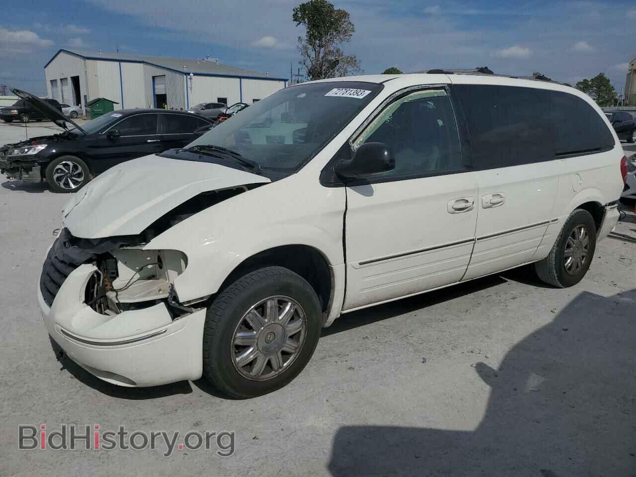 Photo 2C8GP64L55R479433 - CHRYSLER MINIVAN 2005