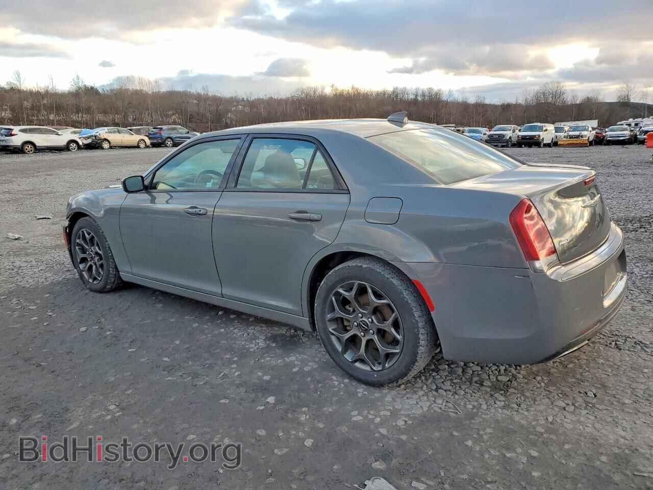 2018 CHRYSLER 300 - VIN: 2C3CCAGG8JH137928 - Фото 2