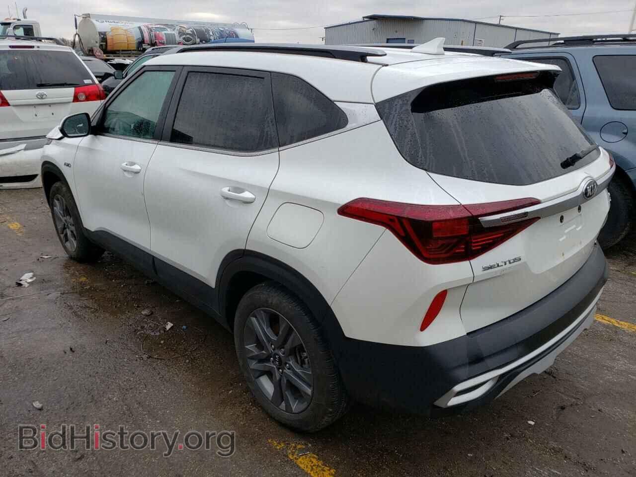 2021 KIA SELTOS - VIN: KNDEUCAA5M7115693 - Фото 2