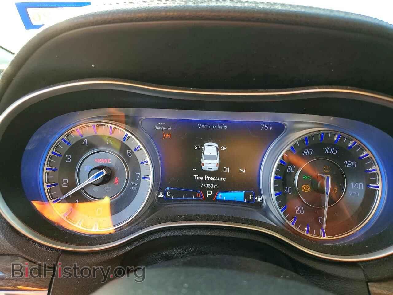 2018 CHRYSLER 300 - VIN: 2C3CCAAG0JH338179 - Фото 9