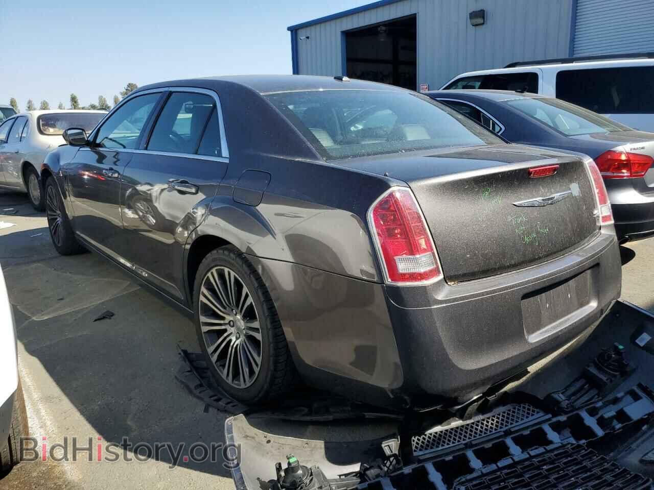 2013 CHRYSLER 300 - VIN: 2C3CCABT7DH660883 - Фото 2