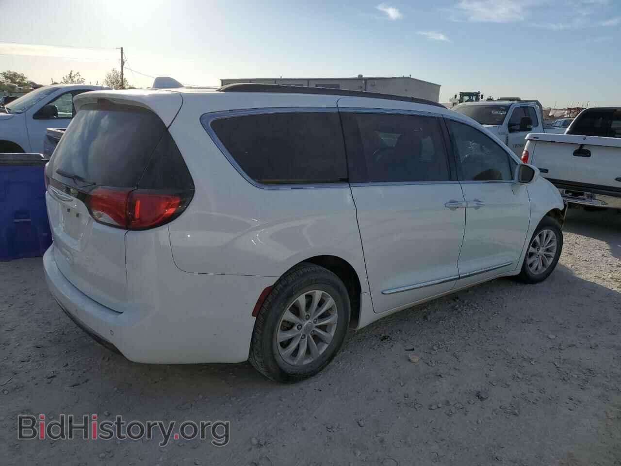 2017 CHRYSLER PACIFICA - VIN: 2C4RC1BG9HR613587 - Фото 3