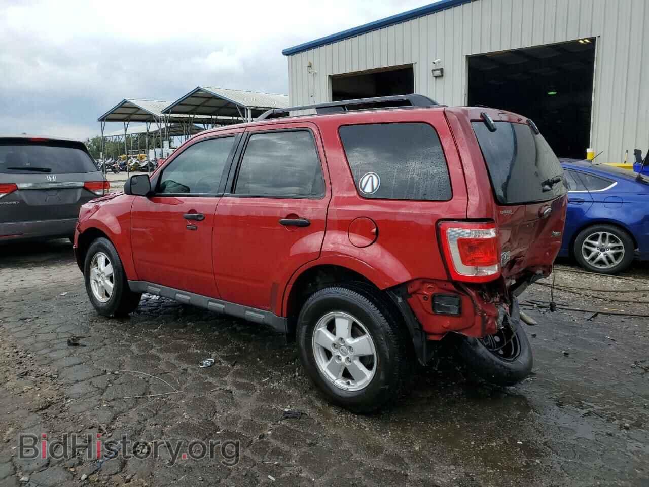 2011 FORD ESCAPE - VIN: 1FMCU0D78BKA41973 - Фото 2