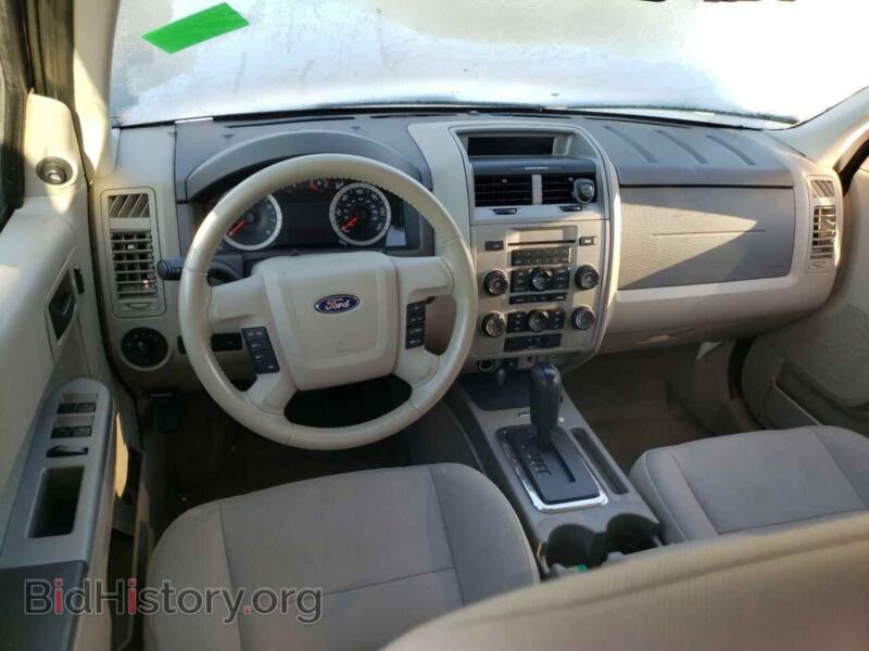 2010 Ford ESCAPE (VIN 1FMCU0D79AKC42697) — фото 8 из 13