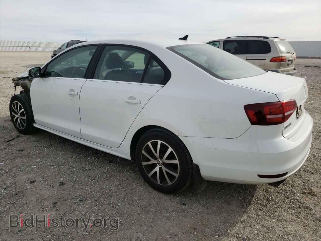 2017 VOLKSWAGEN JETTA - VIN: 3VWDB7AJ3HM358596 - Фото 2