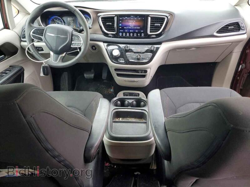 2017 Chrysler PACIFICA (VIN 2C4RC1BG9HR785263) — photo 8 of 14