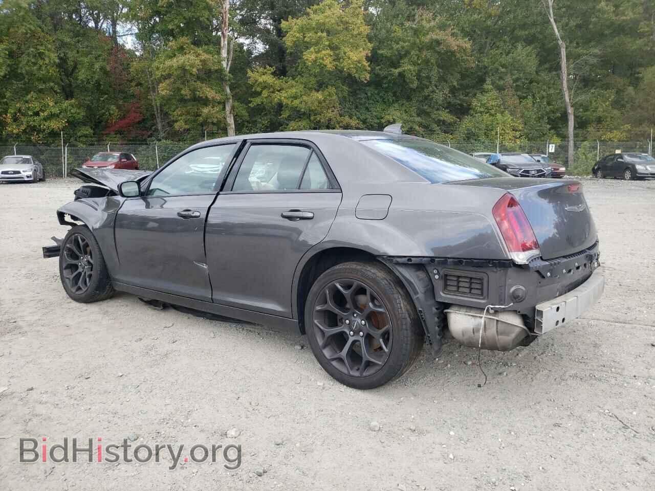 2019 CHRYSLER 300 - VIN: 2C3CCAAG1KH505537 - Фото 2