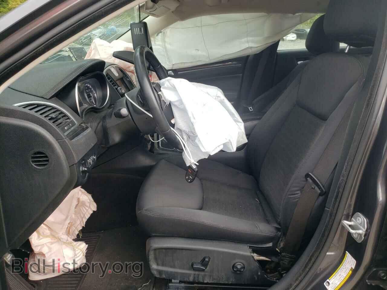 2019 CHRYSLER 300 - VIN: 2C3CCAAG1KH505537 - Фото 7