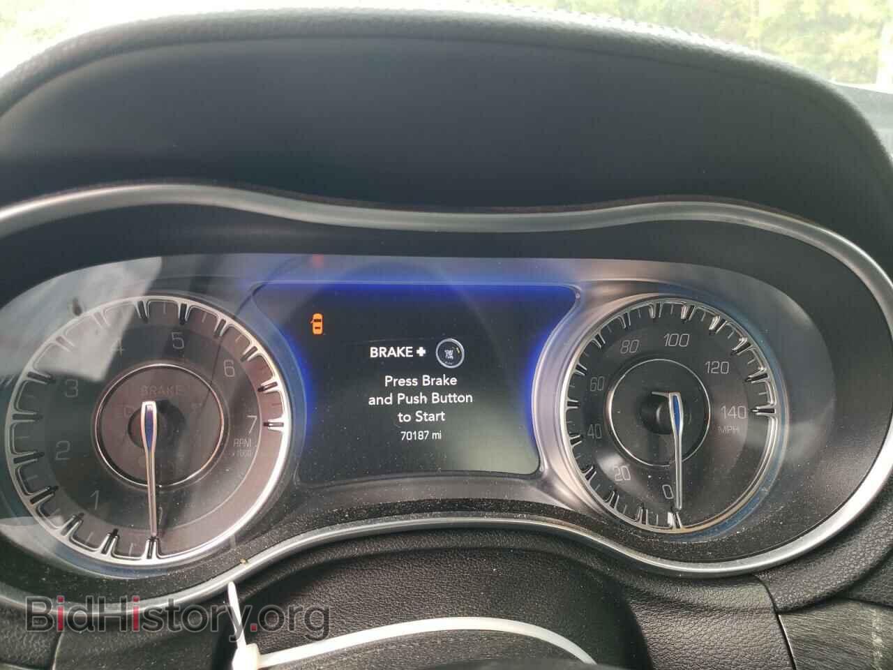 2019 CHRYSLER 300 - VIN: 2C3CCAAG1KH505537 - Фото 9