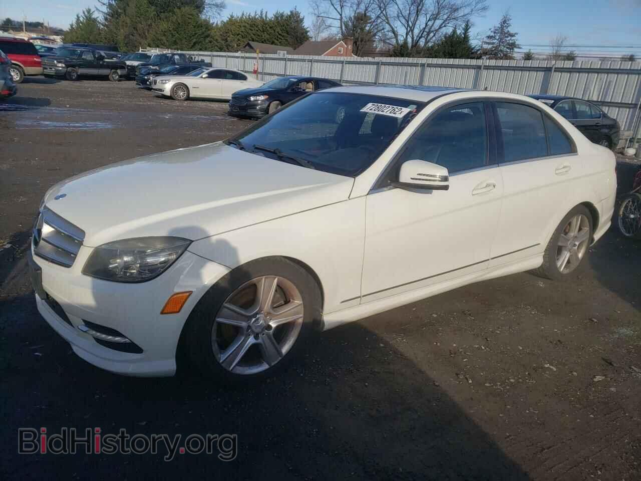 Photo WDDGF8BB2BR137827 - MERCEDES-BENZ C-CLASS 2011