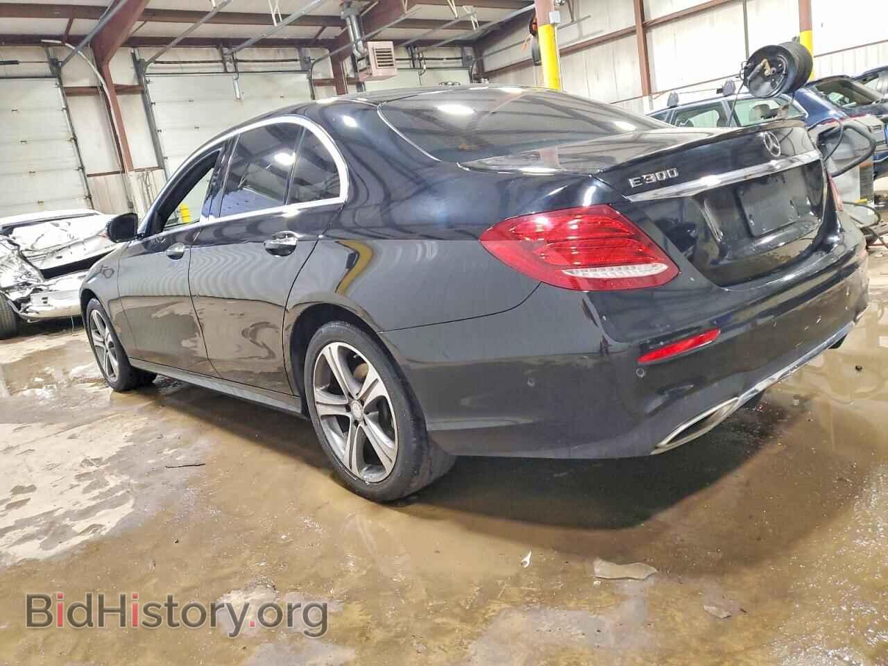 2017 MERCEDES-BENZ E-CLASS - VIN: WDDZF4KB1HA178796 - Фото 2