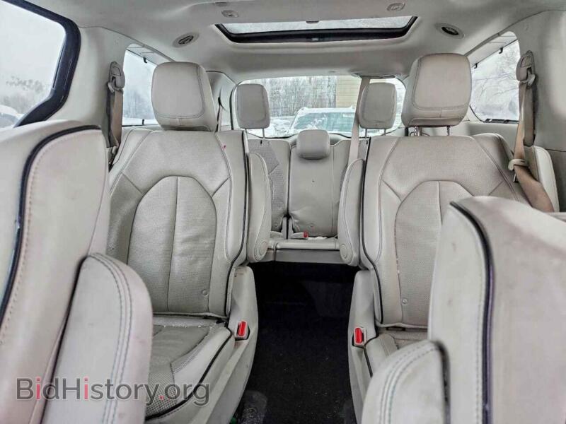 2017 Chrysler PACIFICA (VIN 2C4RC1N7XHR739923) — photo 10 of 14