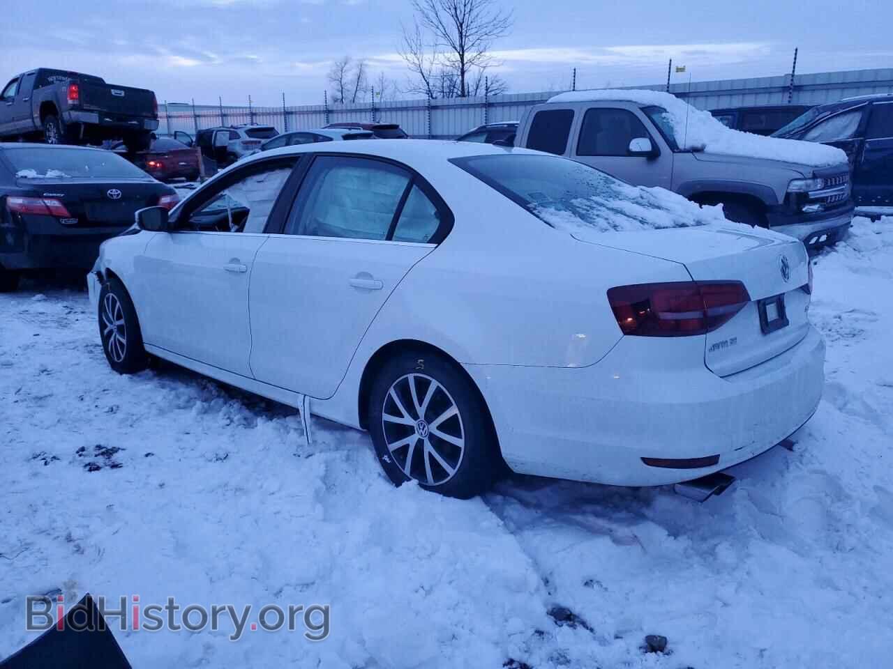 2017 VOLKSWAGEN JETTA - VIN: 3VWDB7AJ4HM380784 - Фото 2