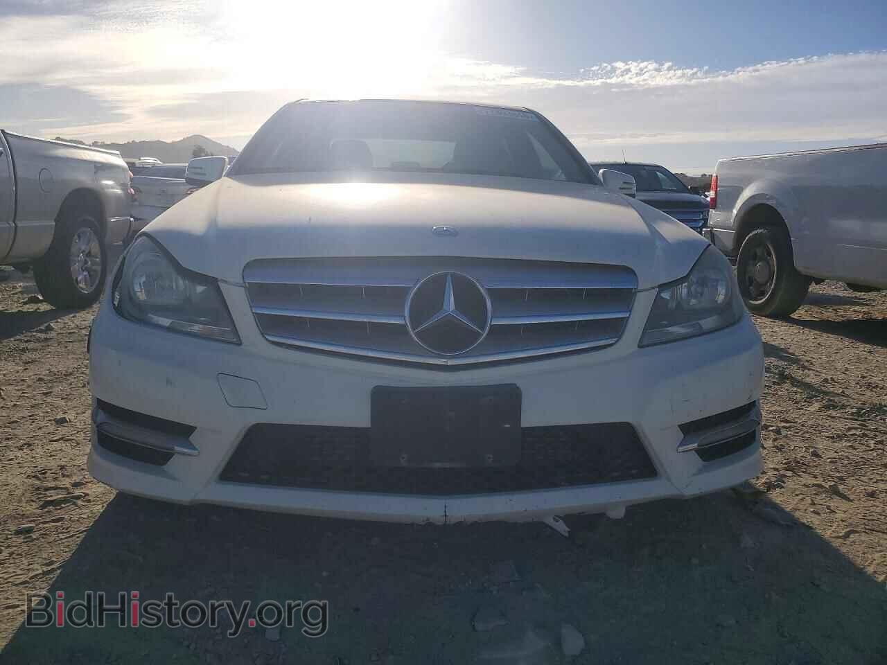 2012 Mercedes-Benz C-CLASS (VIN WDDGF4HB2CA641097) — фото 5 из 12