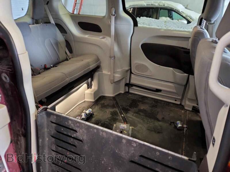 2017 Chrysler PACIFICA (VIN 2C4RC1DG0HR522351) — photo 11 of 13
