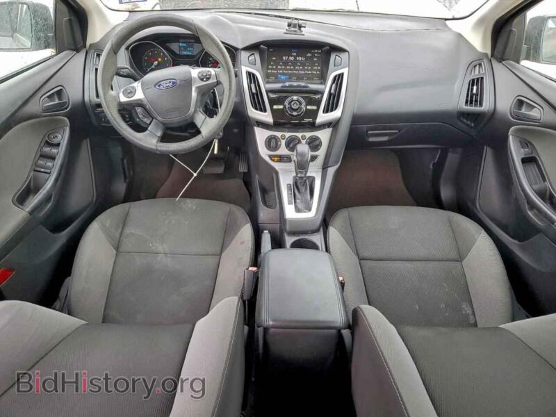 2012 Ford FOCUS (VIN 1FAHP3F21CL465906) — фото 8 из 12