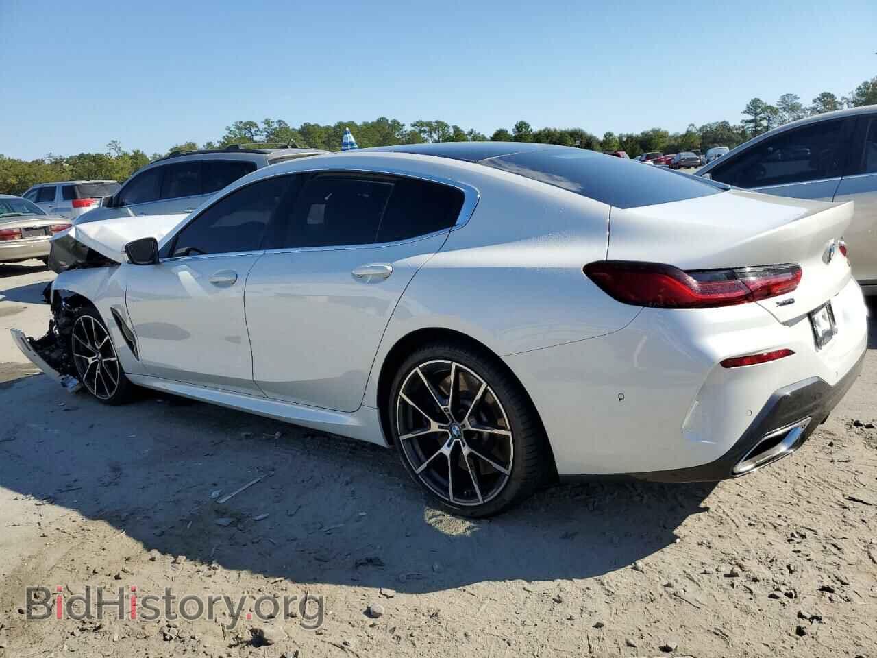 2021 BMW M8 - VIN: WBAGV8C03MCF40411 - Фото 2