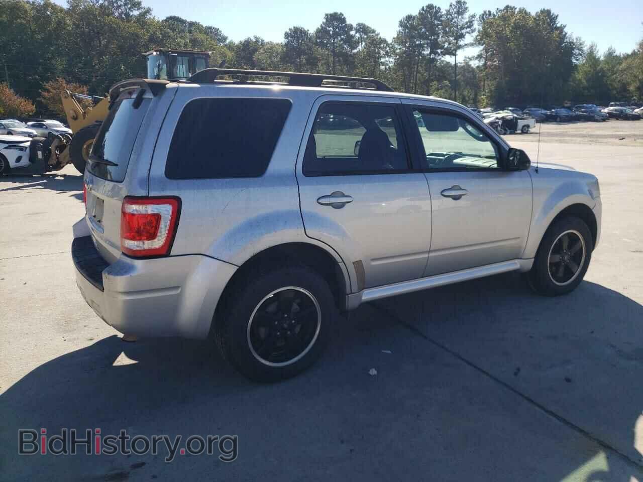 2010 FORD ESCAPE - VIN: 1FMCU0D78AKB32028 - Фото 3