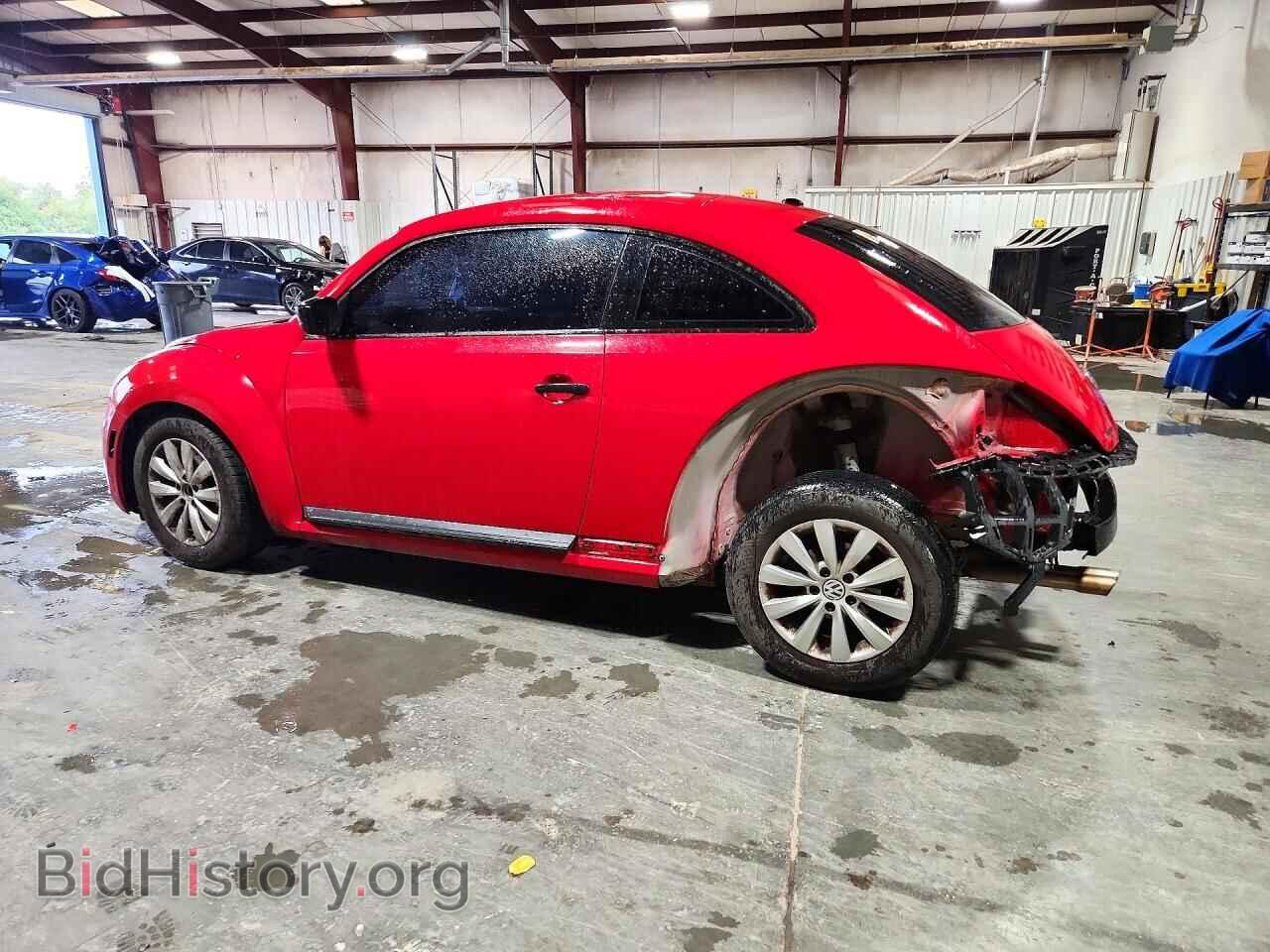 2014 VOLKSWAGEN BEETLE - VIN: 3VWF17AT8EM638118 - Photo 2