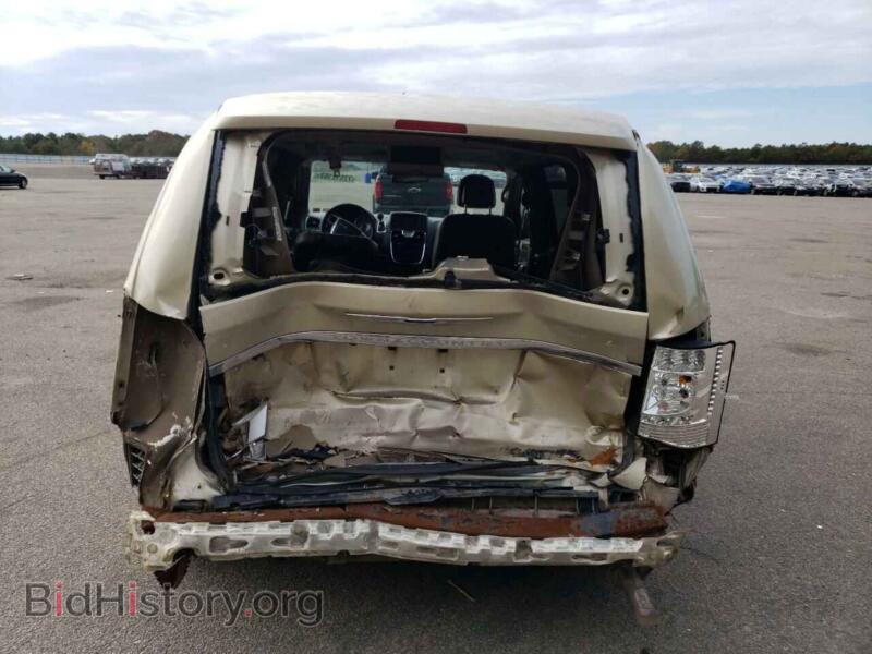 2011 Chrysler MINIVAN (VIN 2A4RR8DG1BR740629) — photo 6 of 12