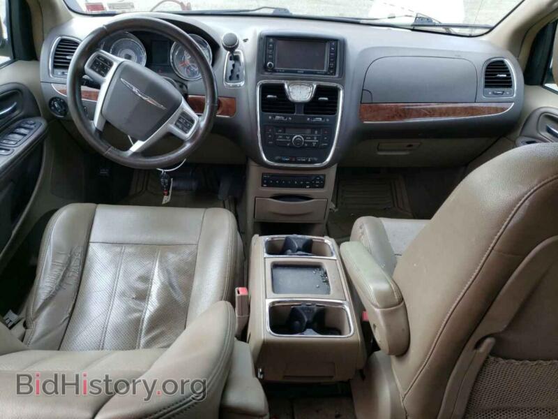 2011 Chrysler MINIVAN (VIN 2A4RR8DG1BR740629) — photo 8 of 12