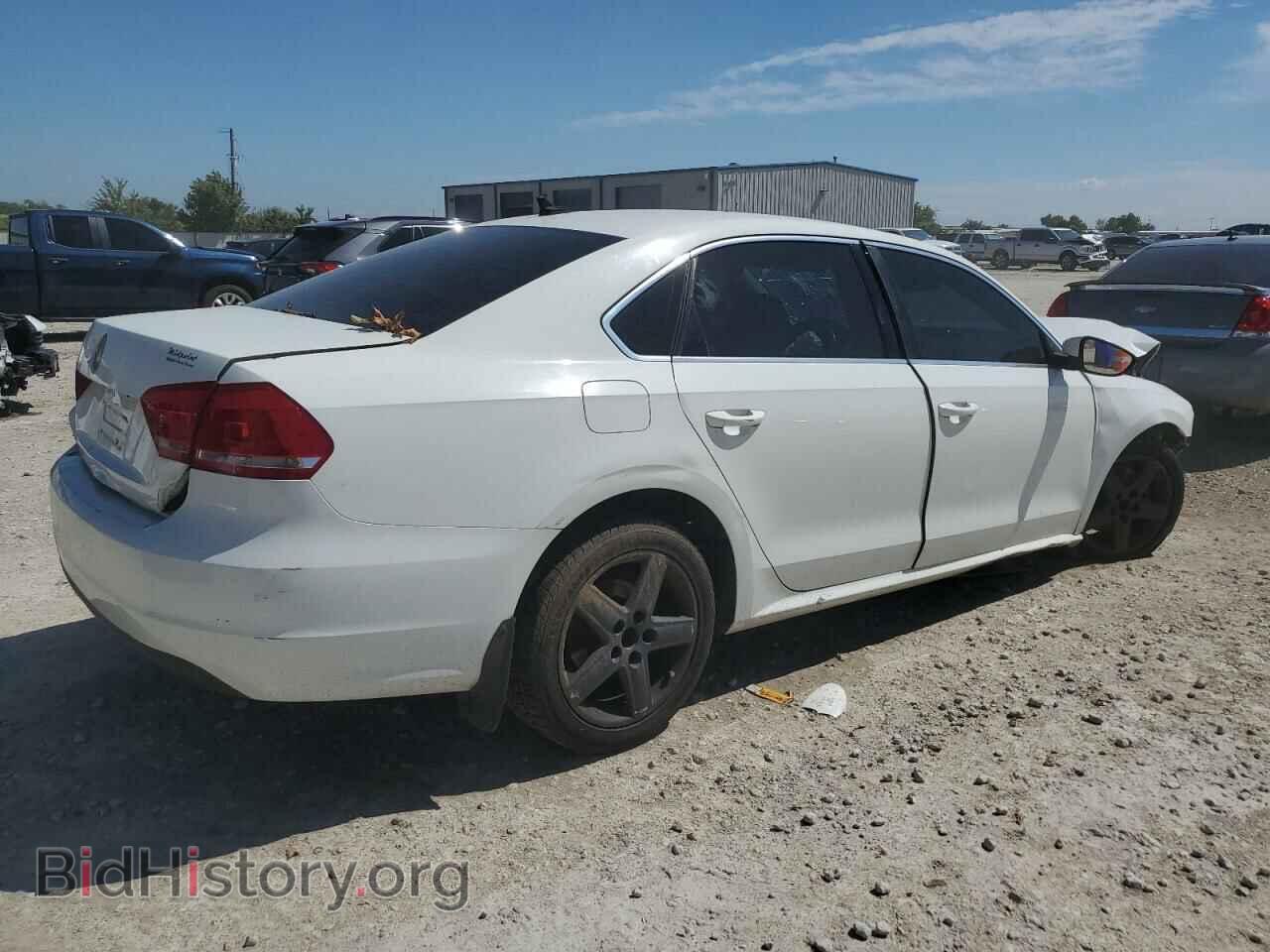 2012 VOLKSWAGEN PASSAT - VIN: 1VWBP7A37CC100201 - Фото 3
