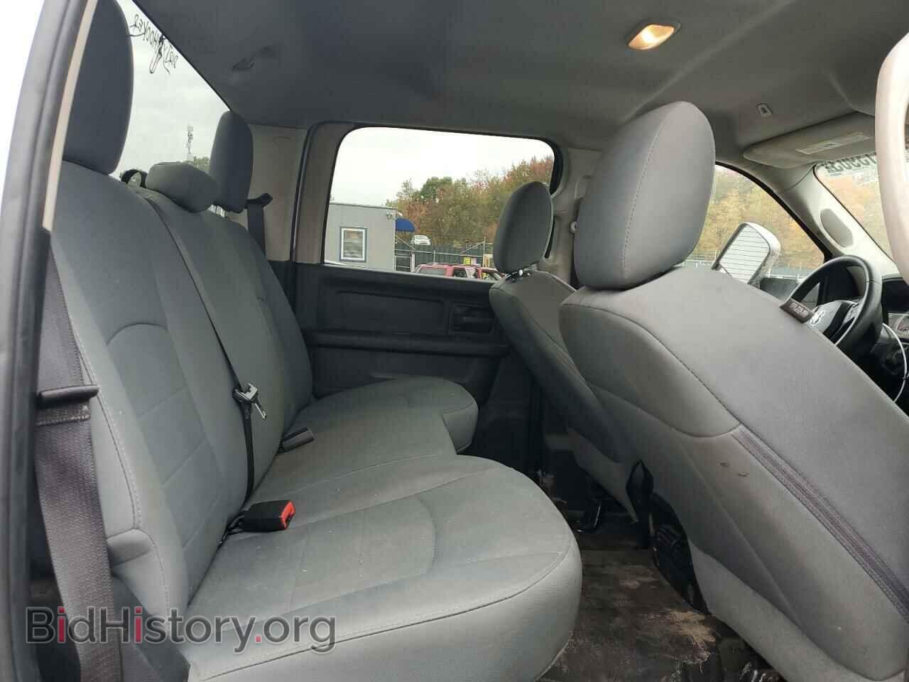 2018 RAM All Models - VIN: 3C6UR5CLXJG257990 - Photo 10