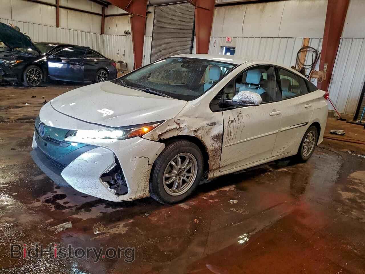 Фотография JTDKARFPXH3047237 - TOYOTA PRIUS 2017