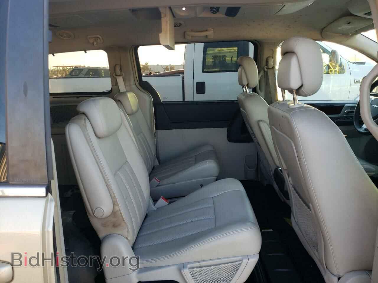 2010 CHRYSLER MINIVAN - VIN: 2A4RR8D12AR495348 - Фото 11