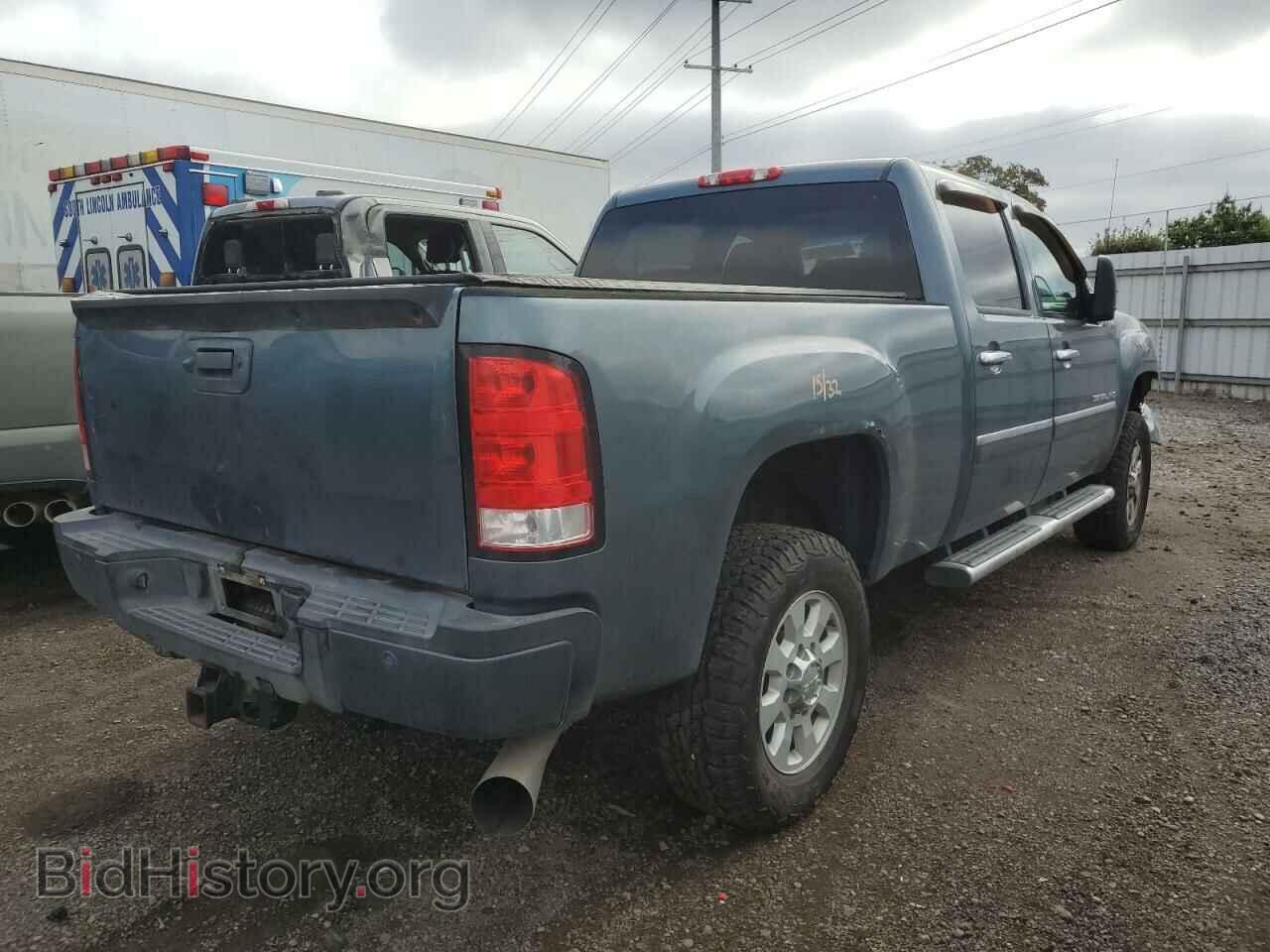 2011 GMC SIERRA - VIN: 1GT426C86BF178902 - Фото 3