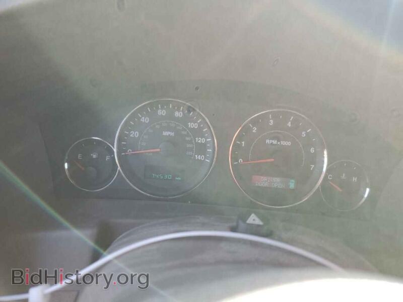 2006 Jeep COMMANDER (VIN 1J8HG48K06C233338) — фото 9 из 12