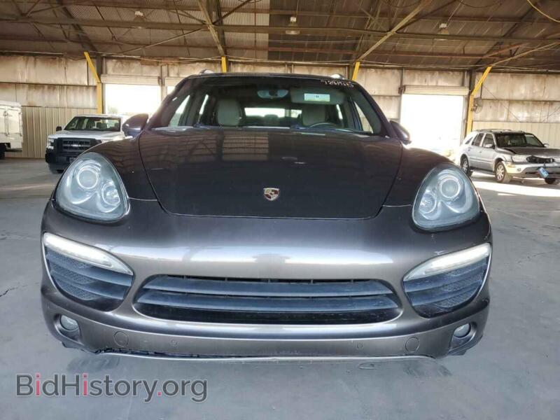 2011 Porsche CAYENNE (VIN WP1AB2A29BLA42712) — photo 5 of 12