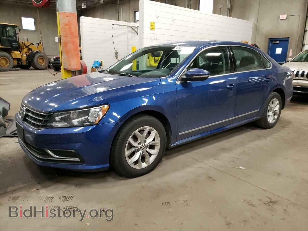 Photo 1VWAT7A35HC005988 - VOLKSWAGEN PASSAT 2017