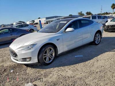 2013 Tesla MODEL S, белый — VIN 5YJSA1CN8DFP07003, Copart