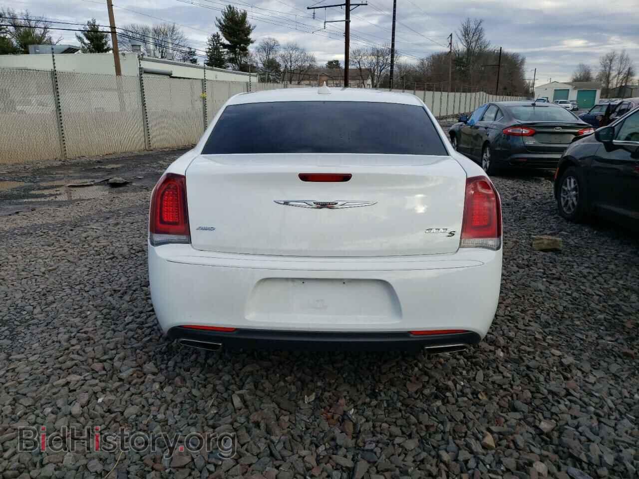 2019 CHRYSLER 300 - VIN: 2C3CCAGG1KH610697 - Фото 6