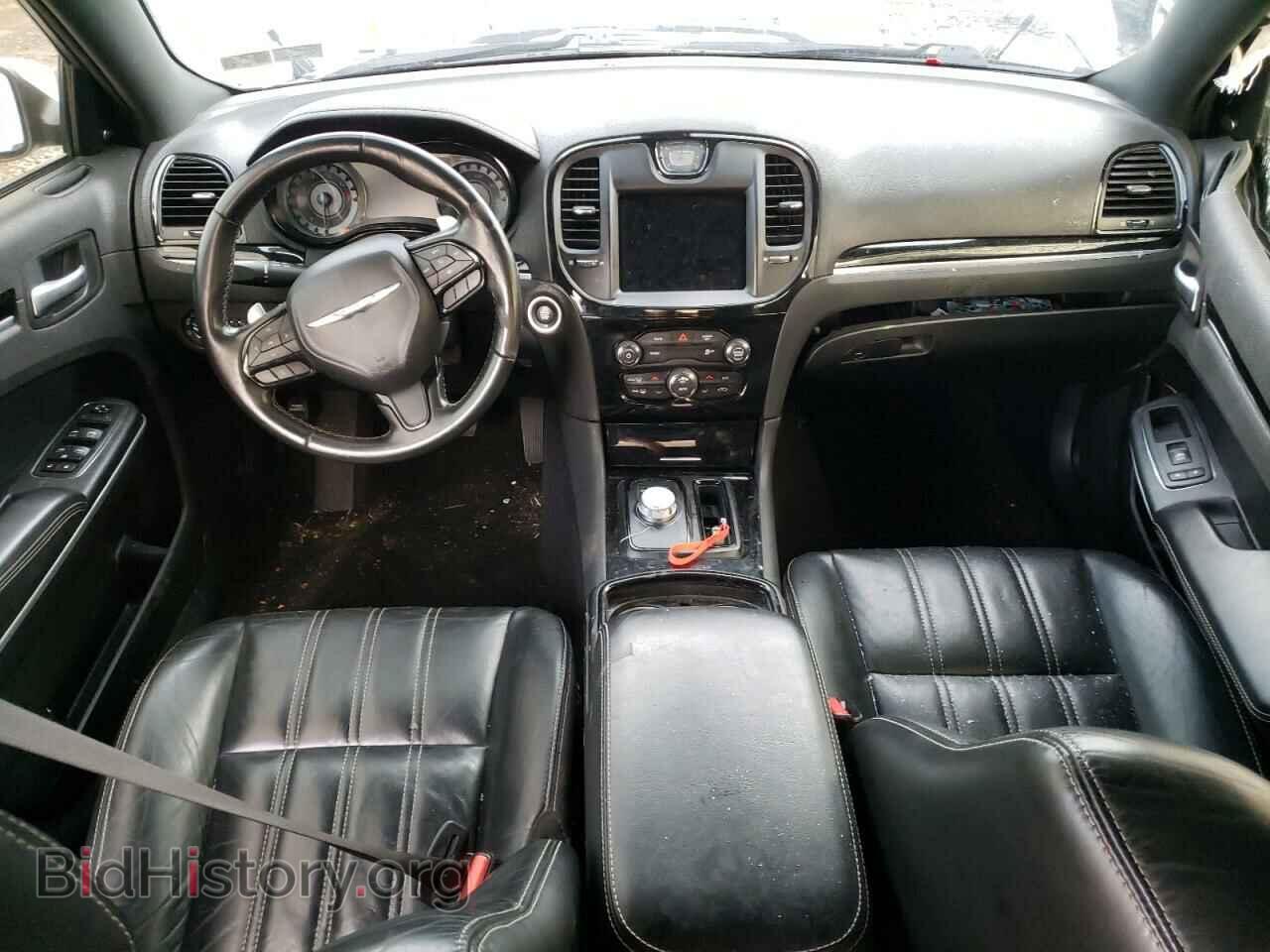 2019 CHRYSLER 300 - VIN: 2C3CCAGG1KH610697 - Фото 8
