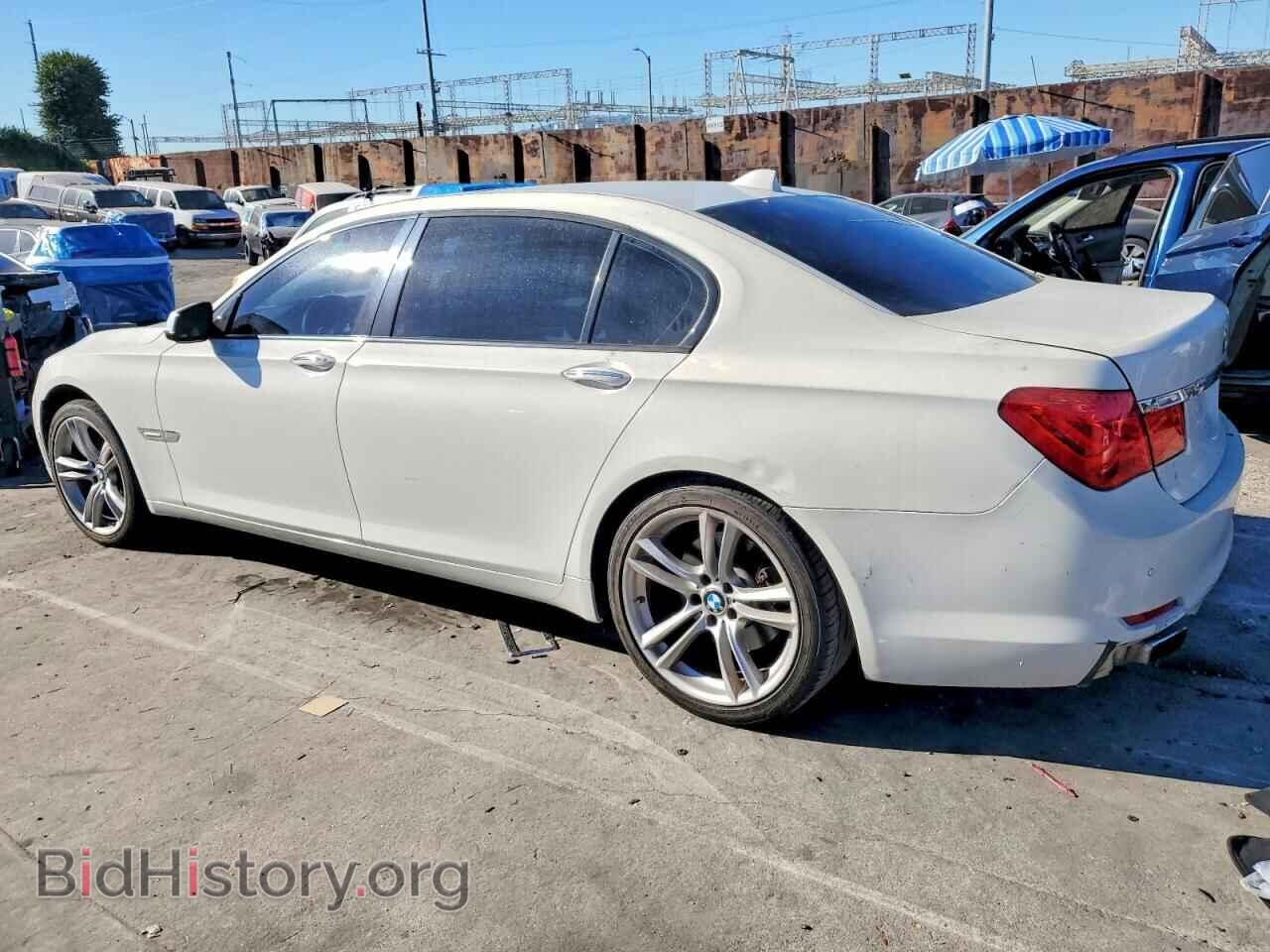 2012 BMW 7 SERIES - VIN: WBAKB4C51CC576827 - Фото 2