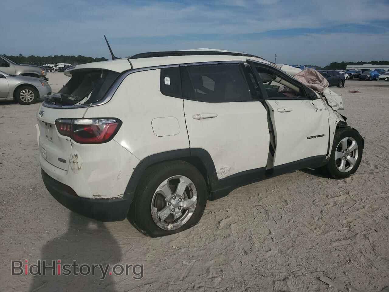 2018 JEEP COMPASS - VIN: 3C4NJDBB3JT397717 - Фото 3