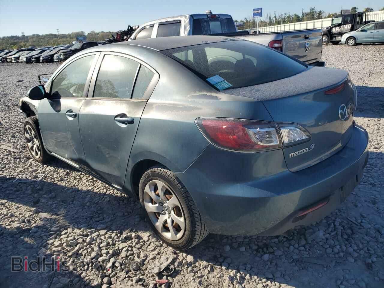 2011 MAZDA 3 - VIN: JM1BL1UG2B1394675 - Фото 2