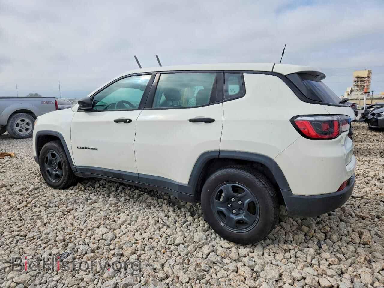 2018 JEEP COMPASS - VIN: 3C4NJCABXJT136838 - Фото 2