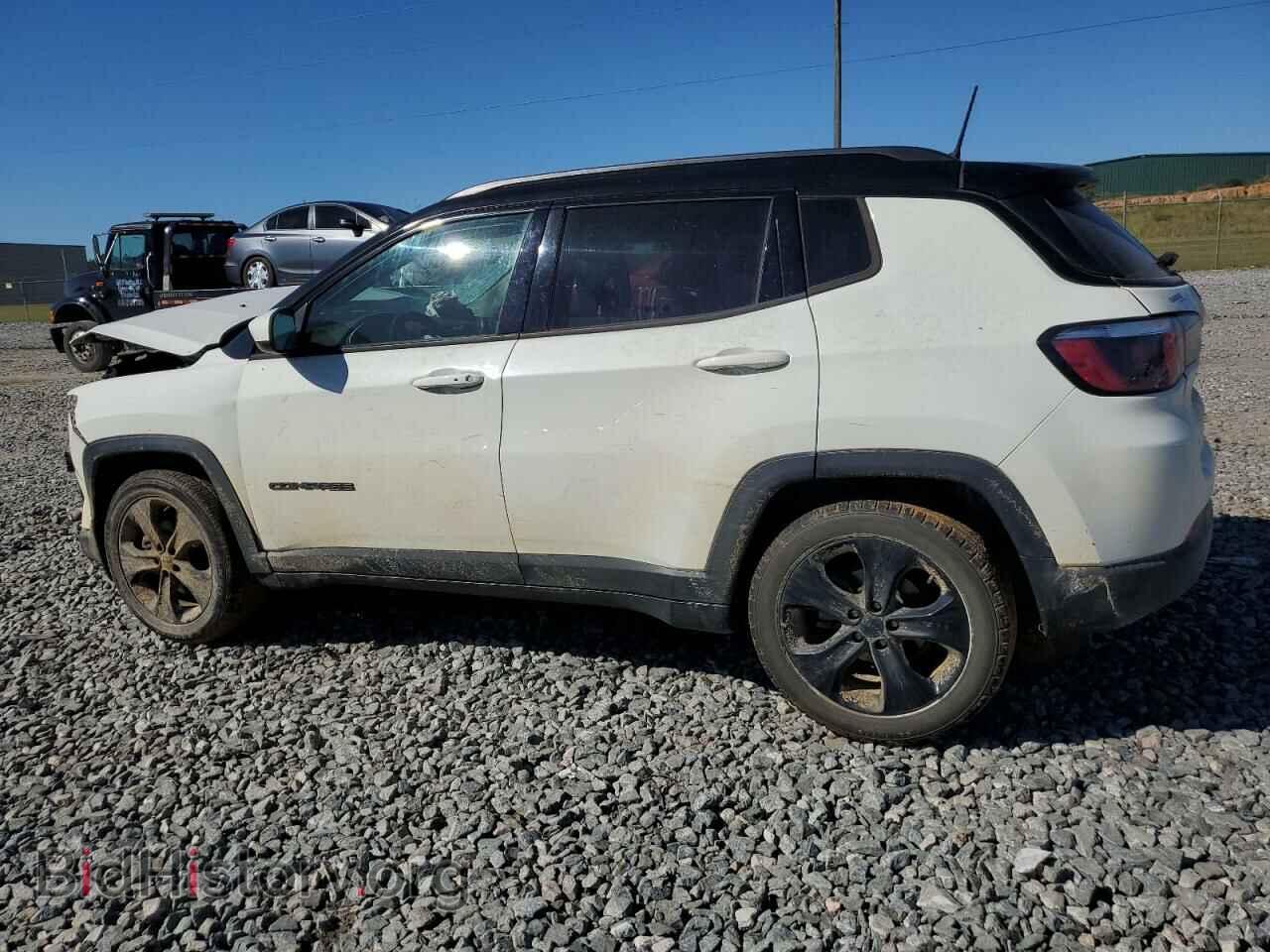 2019 JEEP COMPASS - VIN: 3C4NJCBB6KT693052 - Фото 2