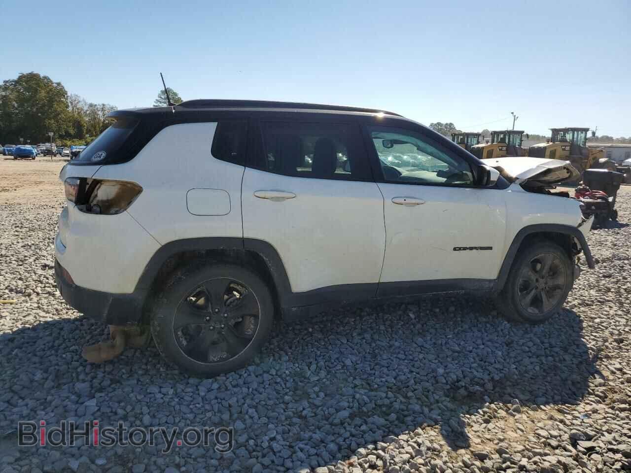 2019 JEEP COMPASS - VIN: 3C4NJCBB6KT693052 - Фото 3