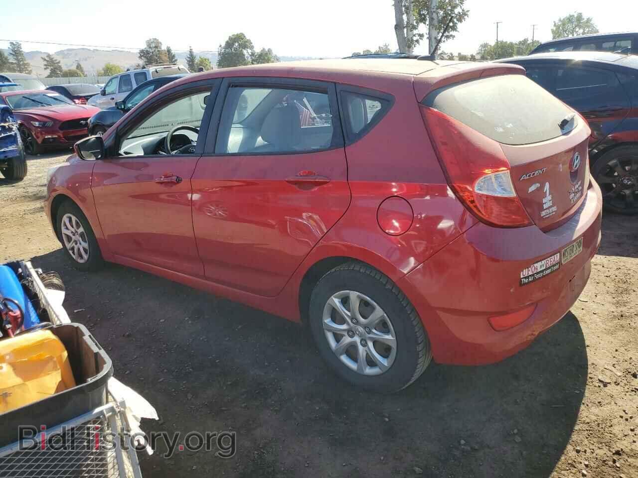 2013 HYUNDAI ACCENT - VIN: KMHCT5AE5DU136498 - Фото 2